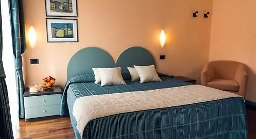 Vittoria 4* سوندريو